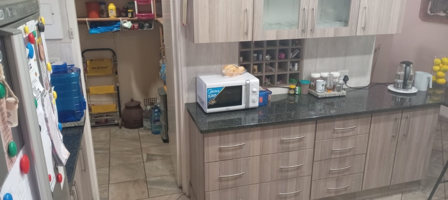 3 Bedroom Property for Sale in Safari Gardens North West